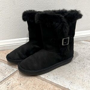 The Children’s Place fuzzy boots size 13 Little girls